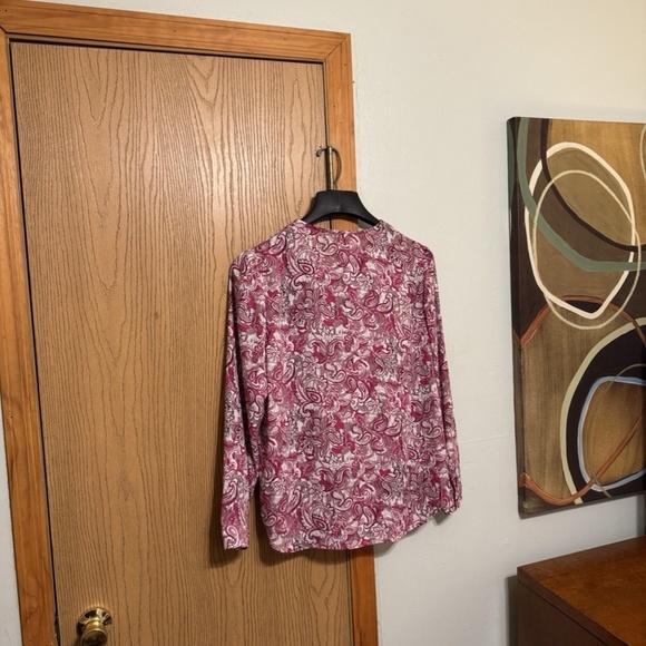 Jones New York Large Multi-Color w/Paisley Print Long Sleeve Blouse - EUC - Picture 2 of 5